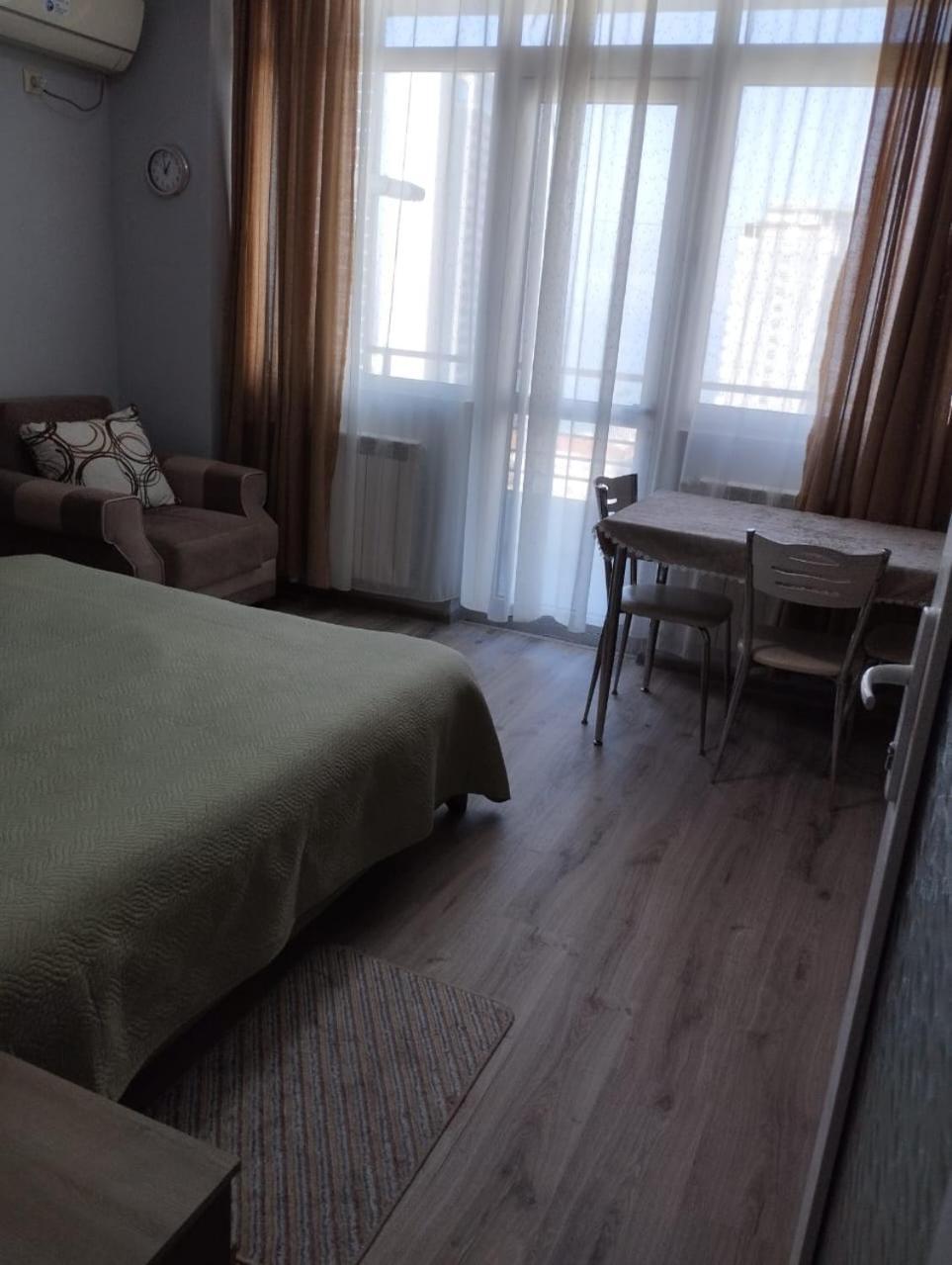 Yalcin Star Residence Apartment 300 Batumi Exterior foto